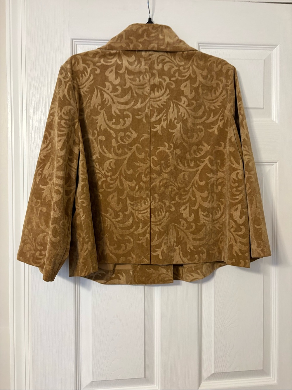 Women's Tan Patterned Button-Front Jacket - Picture 3 of 6